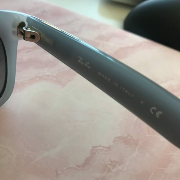 Ray Ban Men's Wayfarer sunglasses - Picture 3 of 4